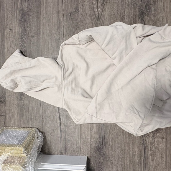 ALO Yoga Cream Hoodie - Picture 4 of 5